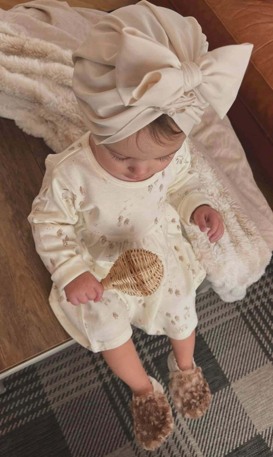 NATURAL FAWN TOTEM SLIPPERS