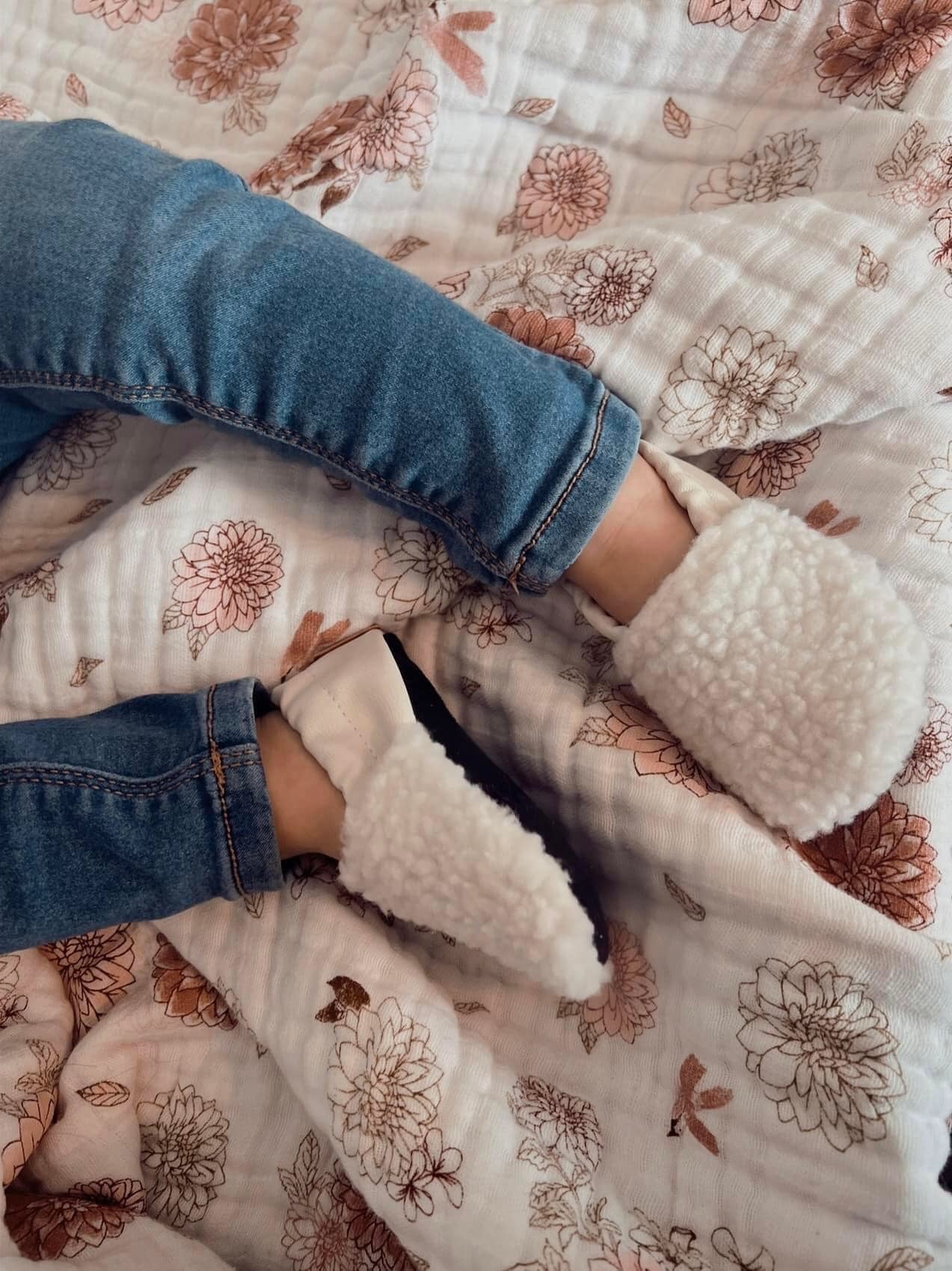 SHERPA CREAM SLIPPERS