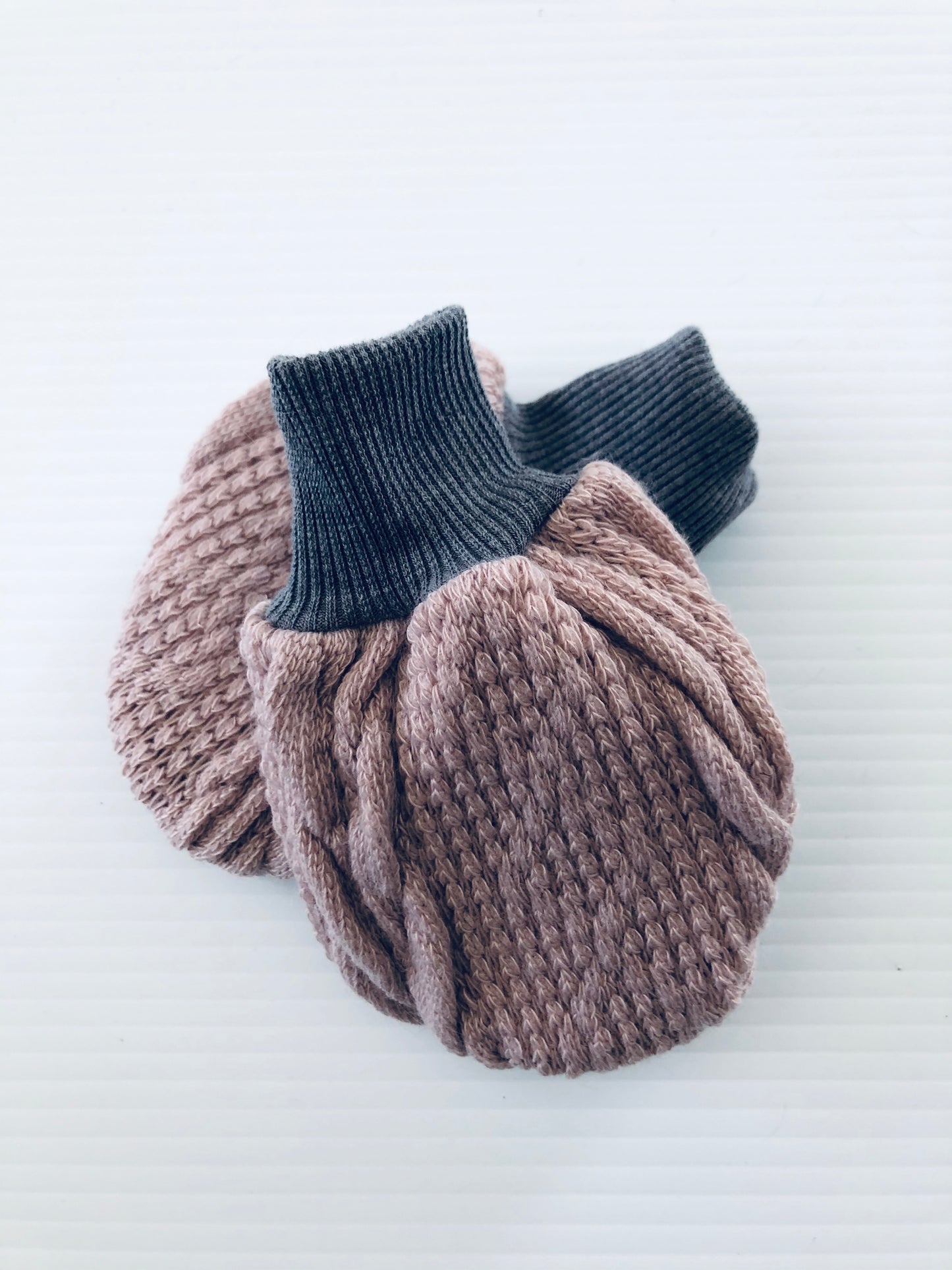 PINK KNITTED BAMBOO MITTENS