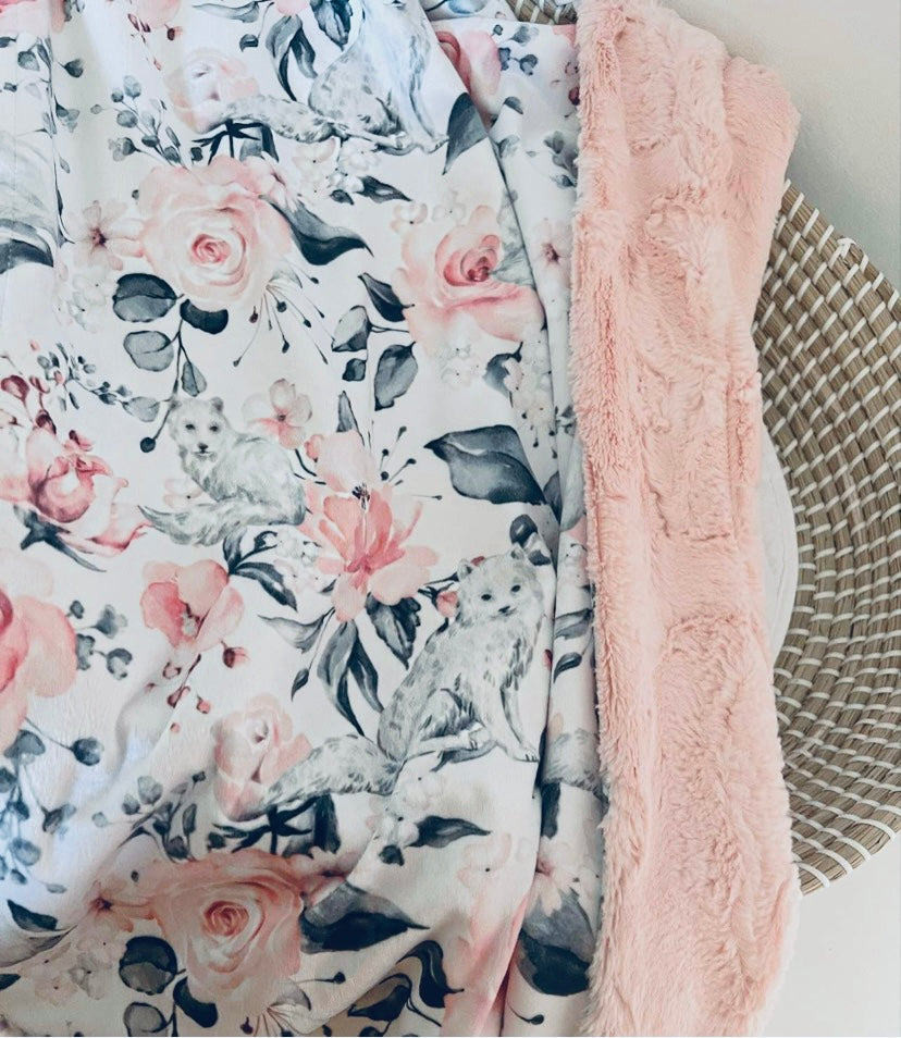 ULTRASOFT Queen of the Wolves Blanket